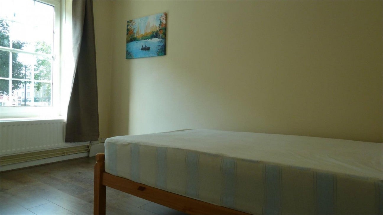 Flat Clayton Street in Greater London