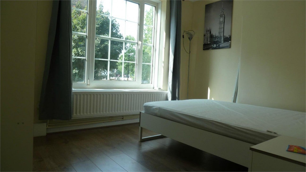 Flat Clayton Street in Greater London