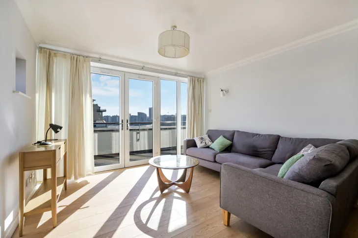 Flat Maritime Quay in Greater London