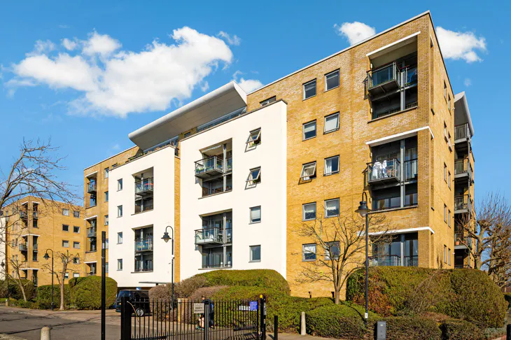 Flat Maritime Quay in Greater London