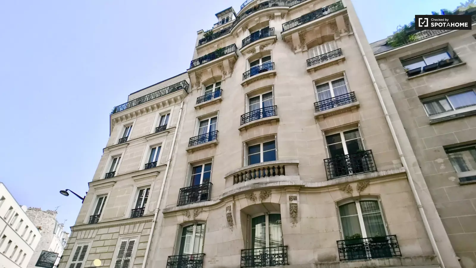 Flat Rue des Apennins in Paris