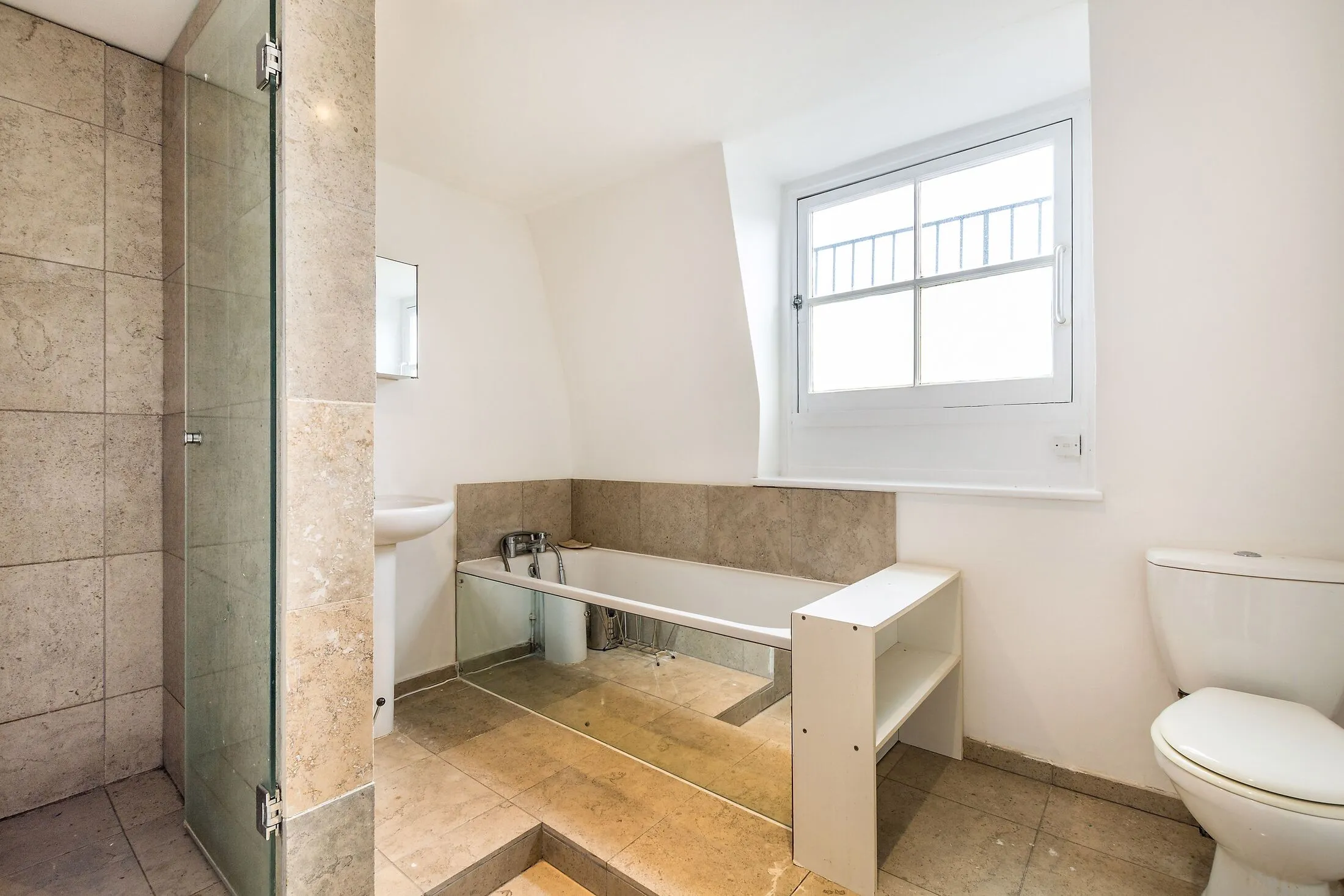 Flat Gloucester Terrace in City of Westminster