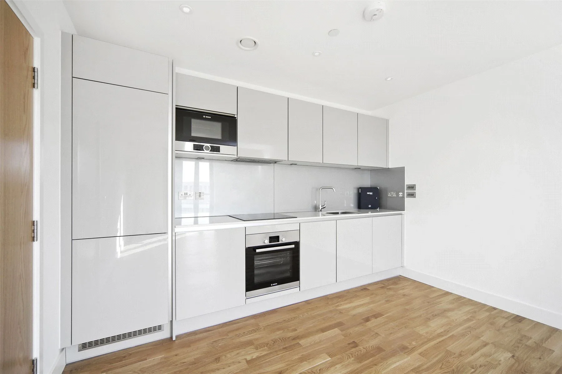 Flat Lee High Road in Greater London