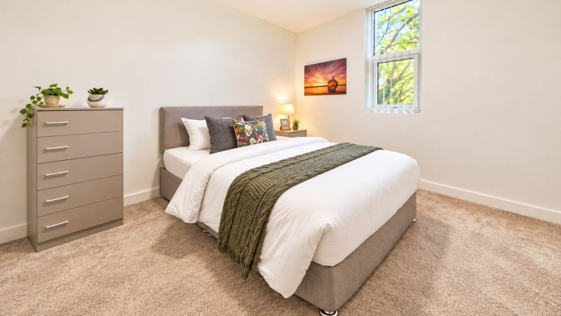 Room Laburnum Place in Bootle