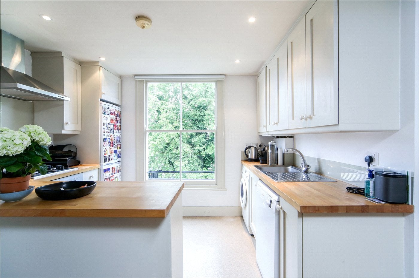 Flat St Stephen's Gardens in City of Westminster