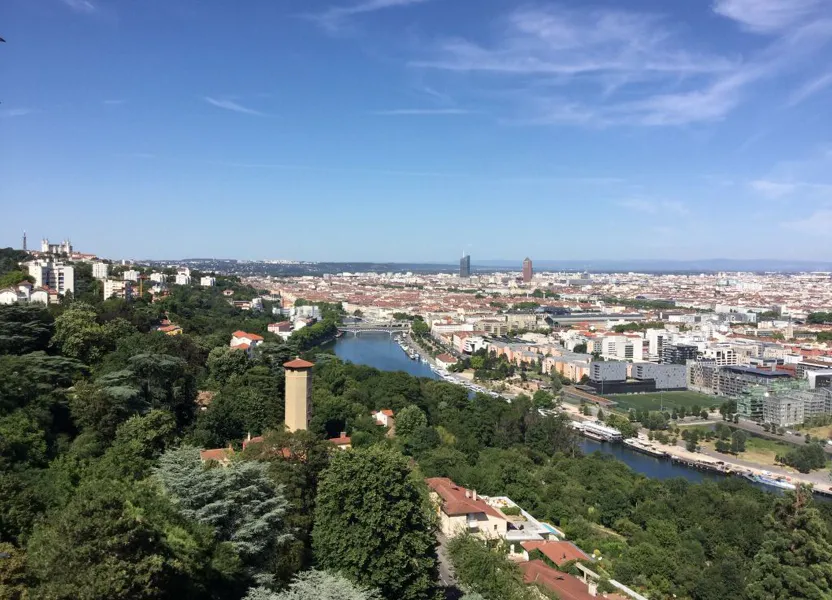 Flat Avenue Valioud in Sainte-Foy-lès-Lyon