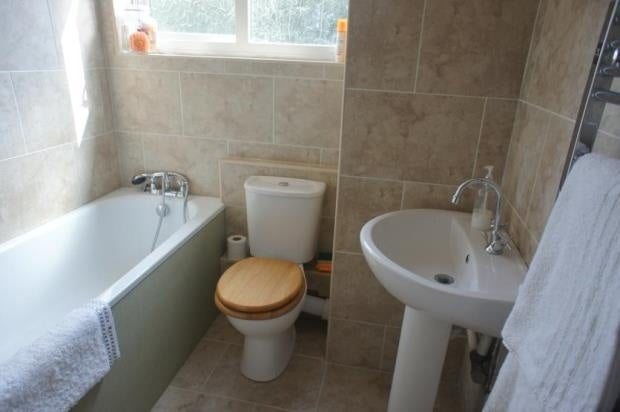 Flat Hurst Place in Greater London