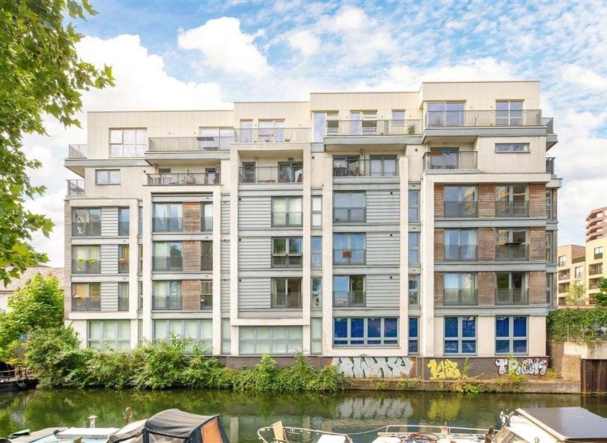 Flat Branch Place in Greater London