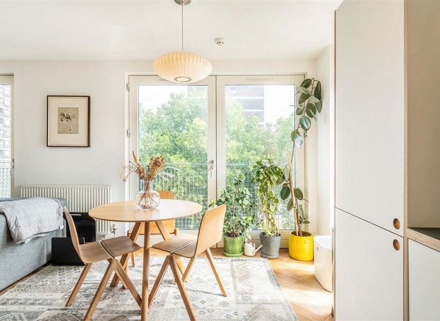 Flat Branch Place in Greater London