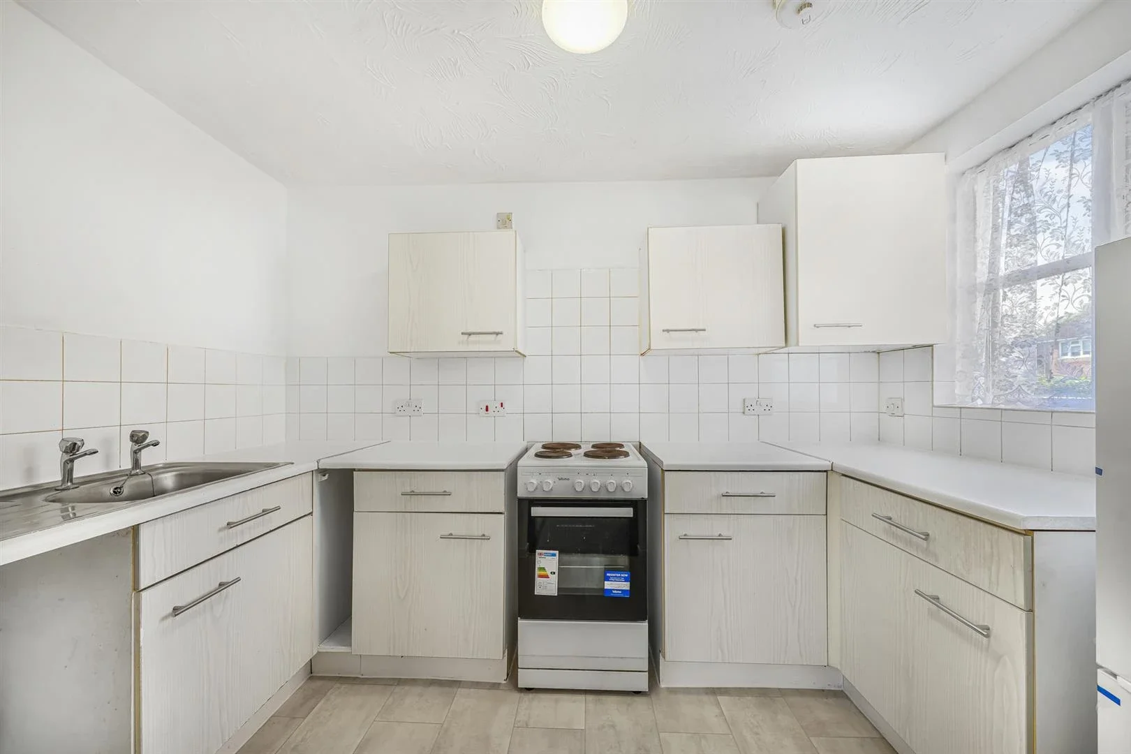 Flat Redwood Gardens in Greater London