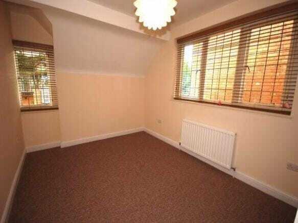 Flat Moultrie Road in Rugby