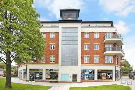 Flat Greyhound Hill in Greater London