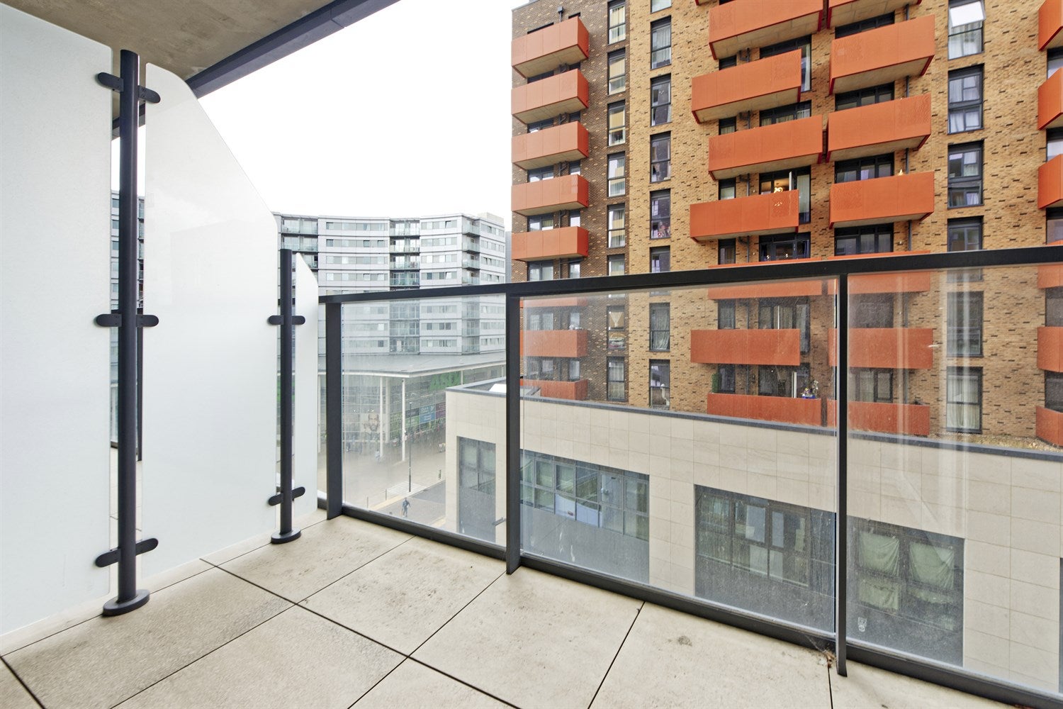 Flat Prince Regent Road in Greater London