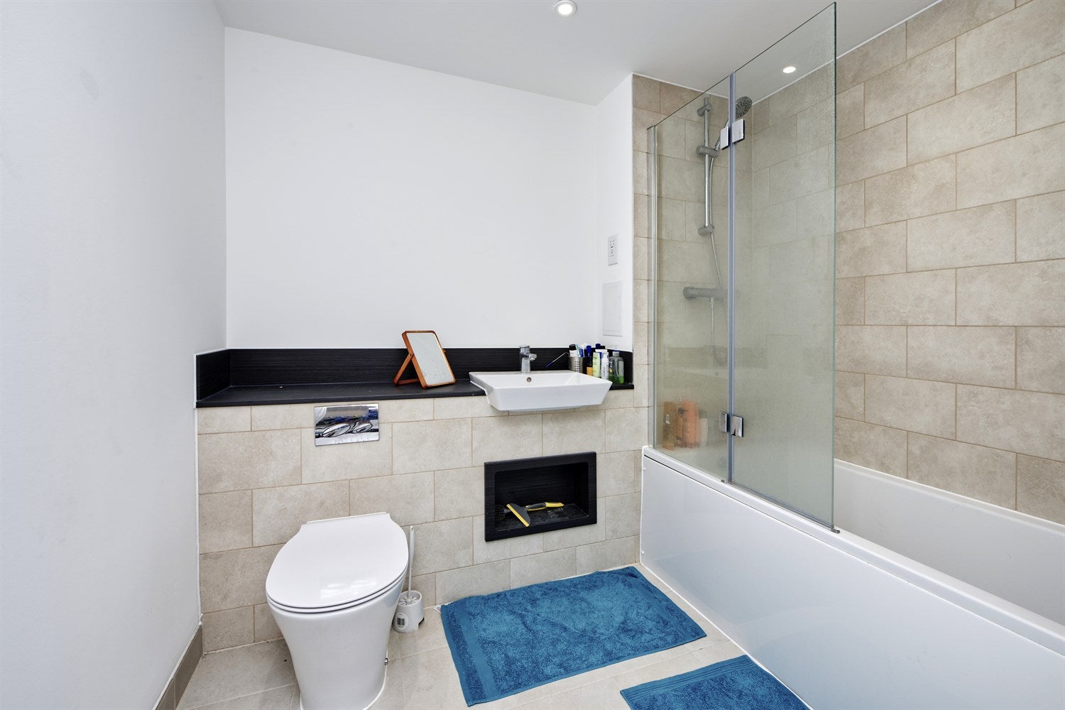 Flat Prince Regent Road in Greater London