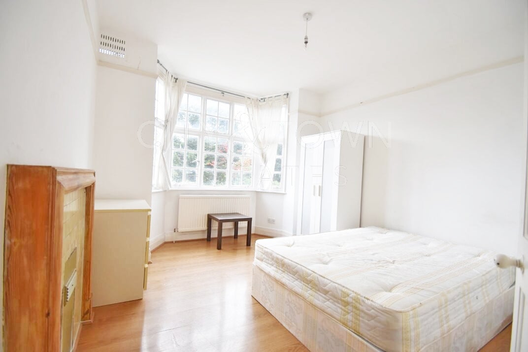 Flat Vivian Avenue in Greater London