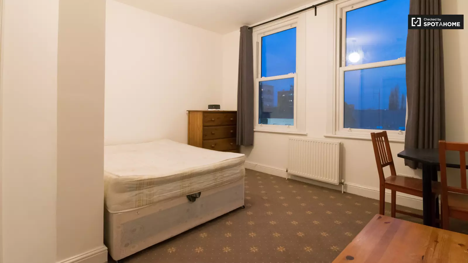 Flat Vallance Road in Greater London