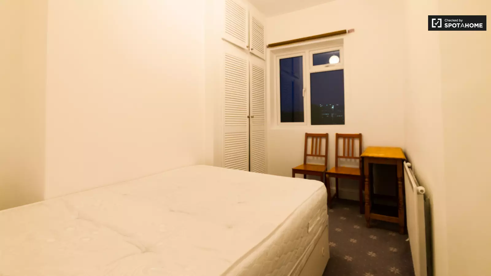 Flat Vallance Road in Greater London