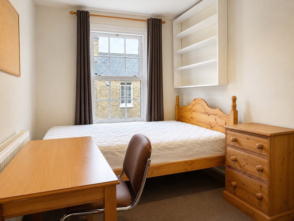 Room Clarendon Street in Cambridge