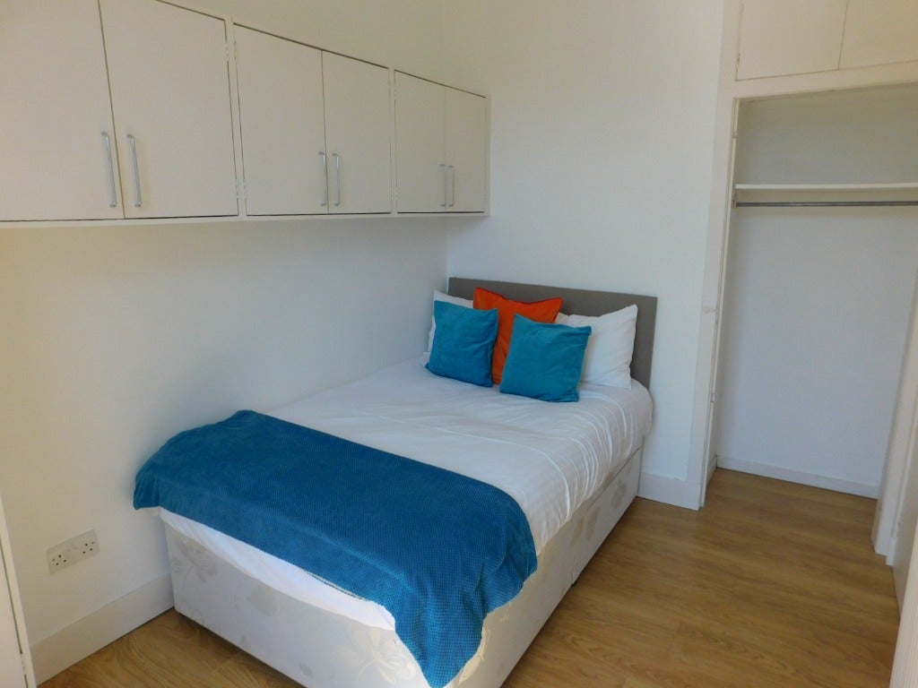 Room Holburn Street in Aberdeen City