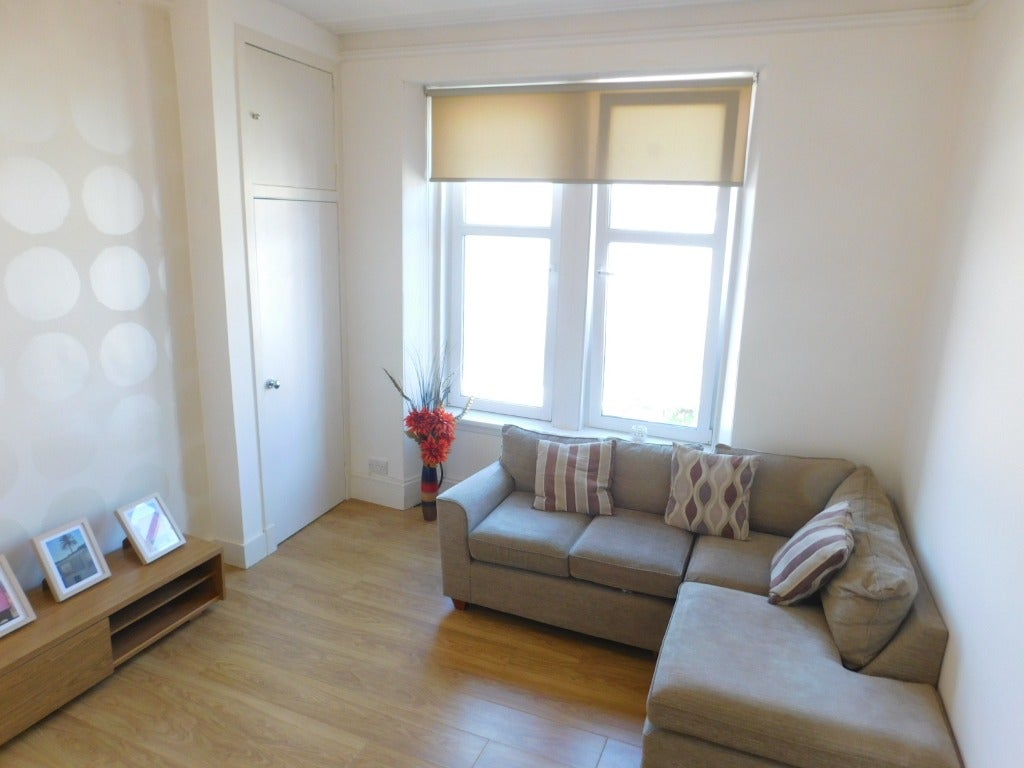 Room Holburn Street in Aberdeen City