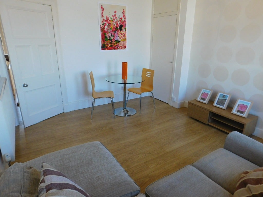 Room Holburn Street in Aberdeen City