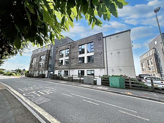 Flat Plymbridge Lane in Plymouth