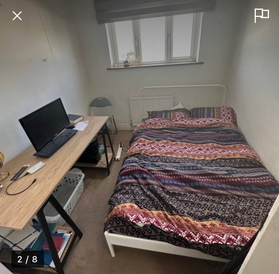 Room London Road in Greater London