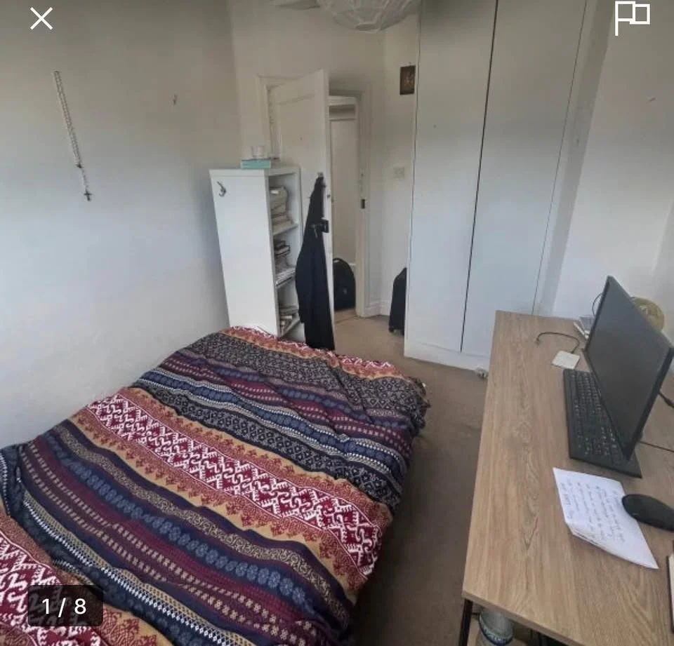 Room London Road in Greater London