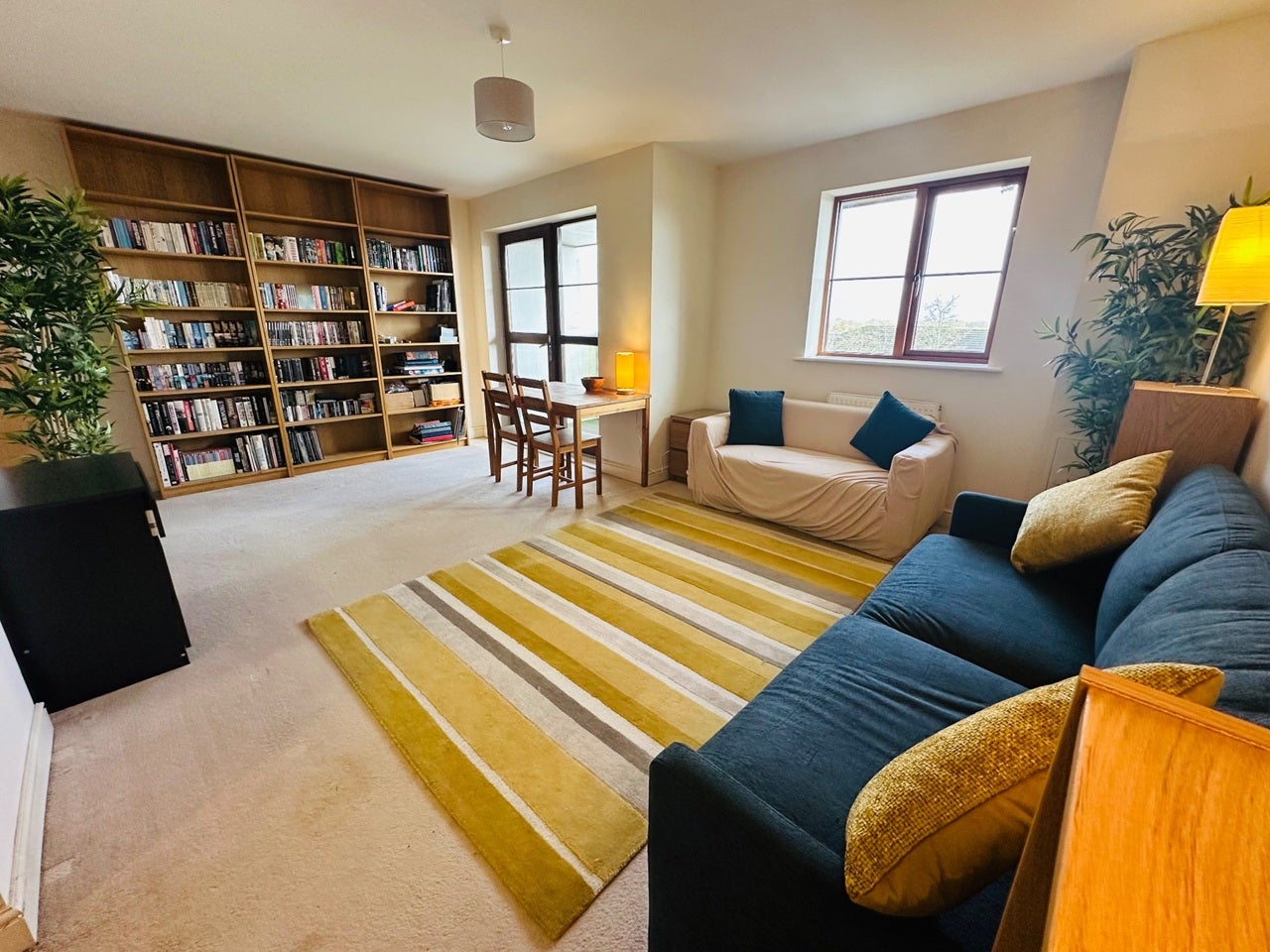 Flat John North Close in High Wycombe