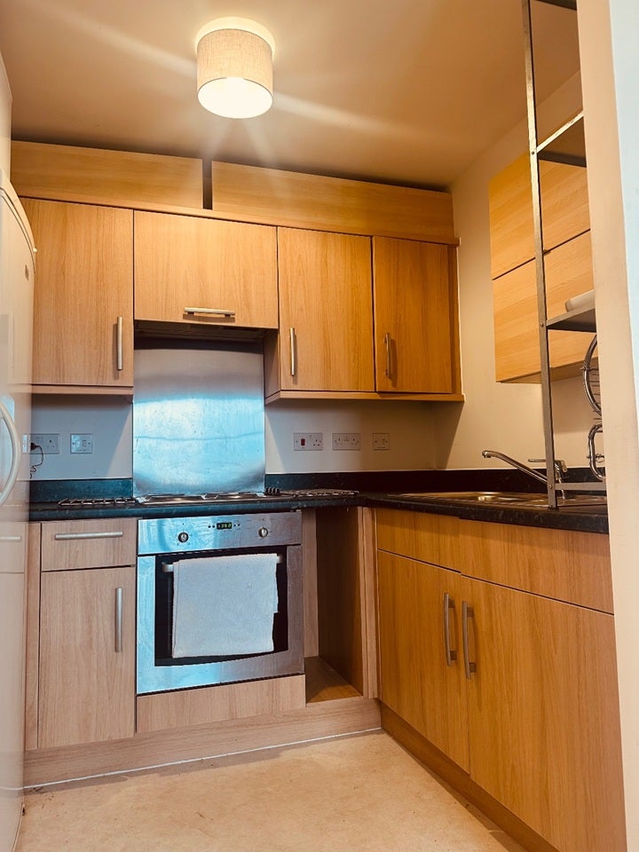 Flat John North Close in High Wycombe