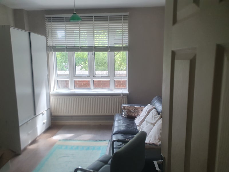 Flat Crowndale Court in Greater London