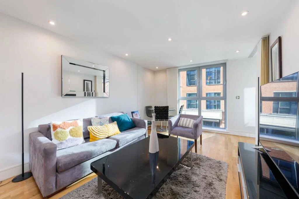 Flat Rochester Row in City of Westminster