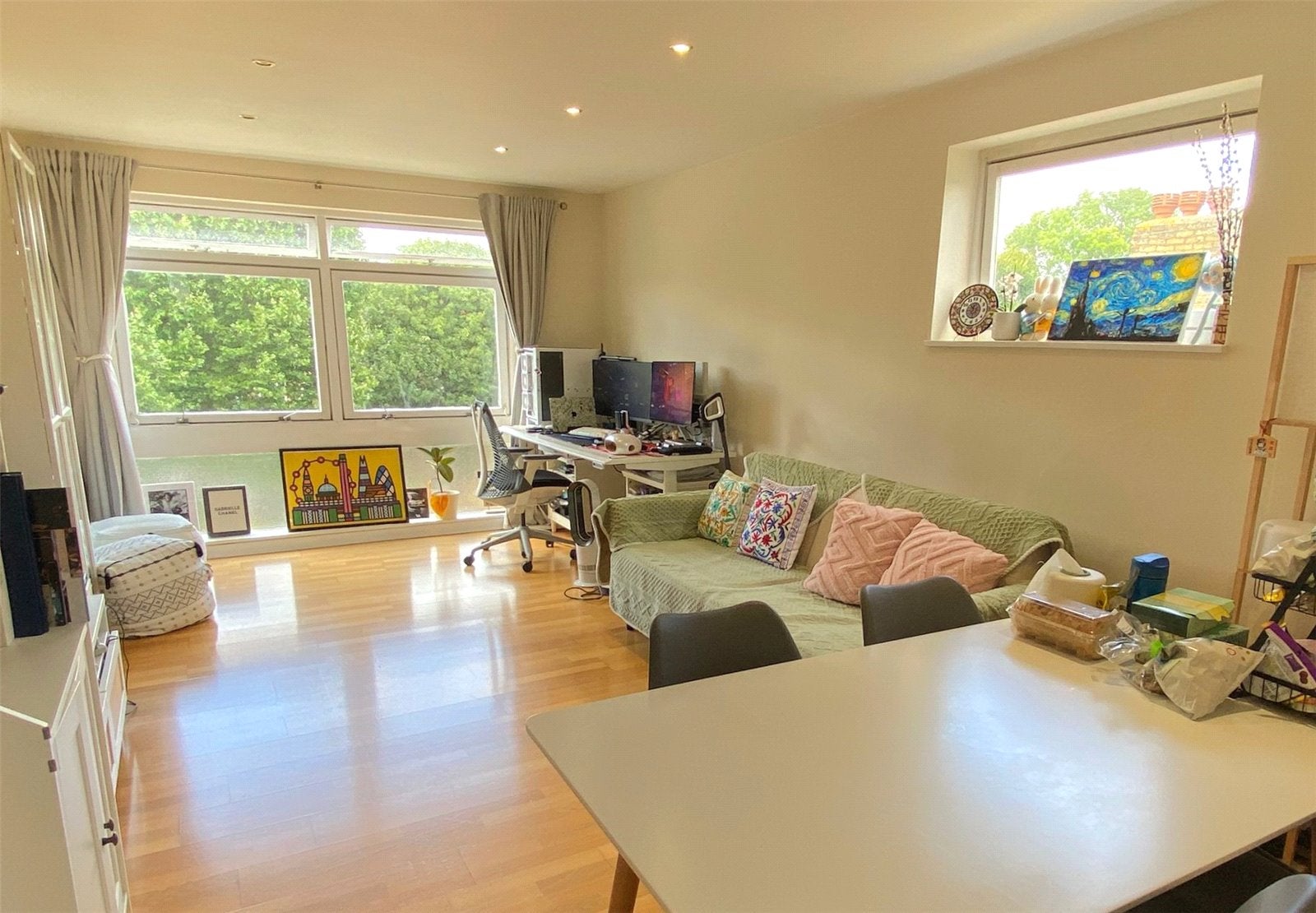 Flat Florence Road in Greater London