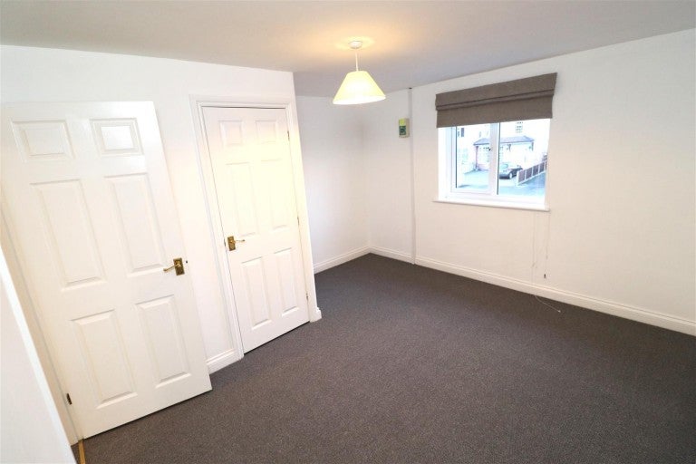 House Watersbridge Gardens in Nuneaton and Bedworth