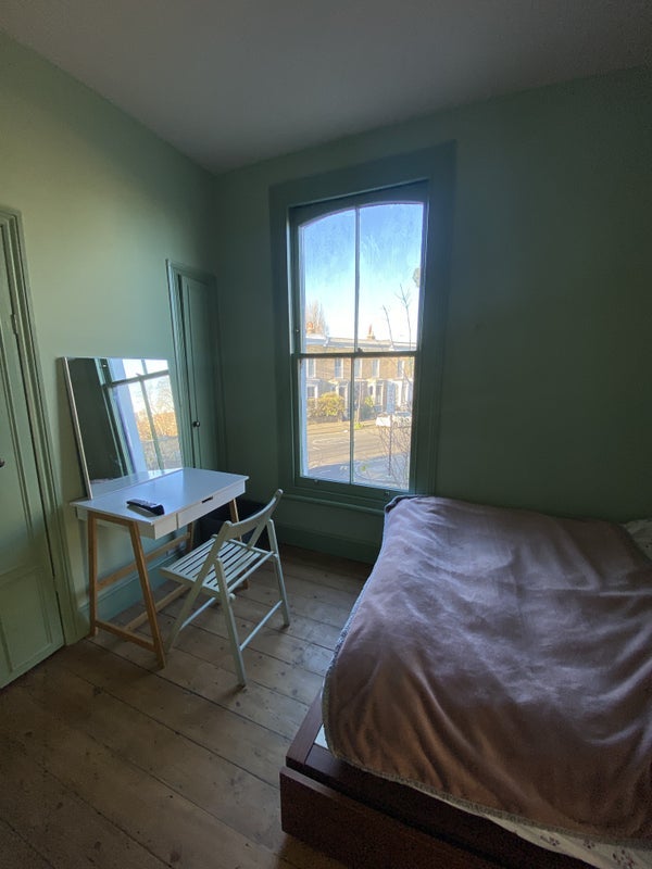 Room Rushmore Road in Greater London
