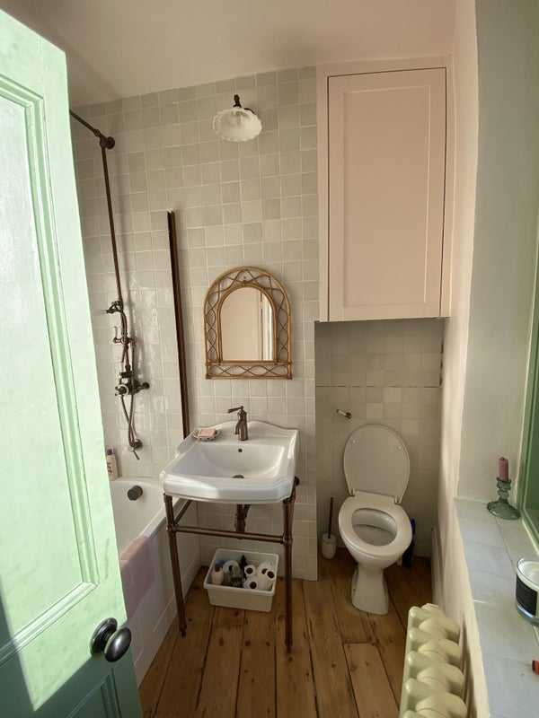 Room Rushmore Road in Greater London