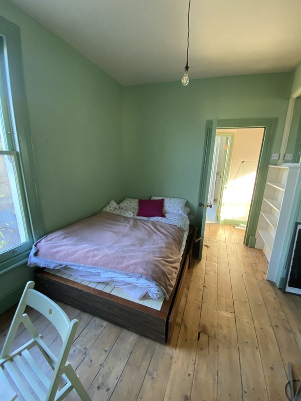 Room Rushmore Road in Greater London
