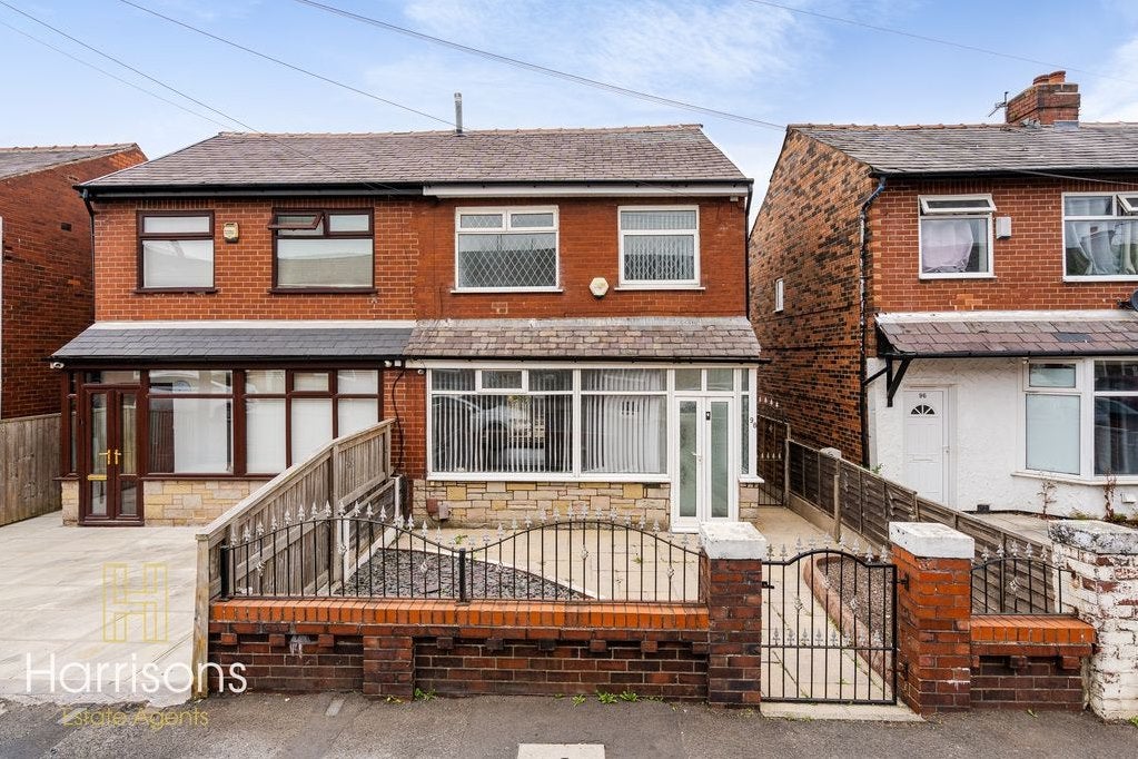 House Longfield Road in Bolton