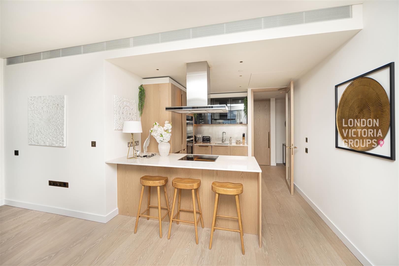 Flat Carnation Way in Greater London