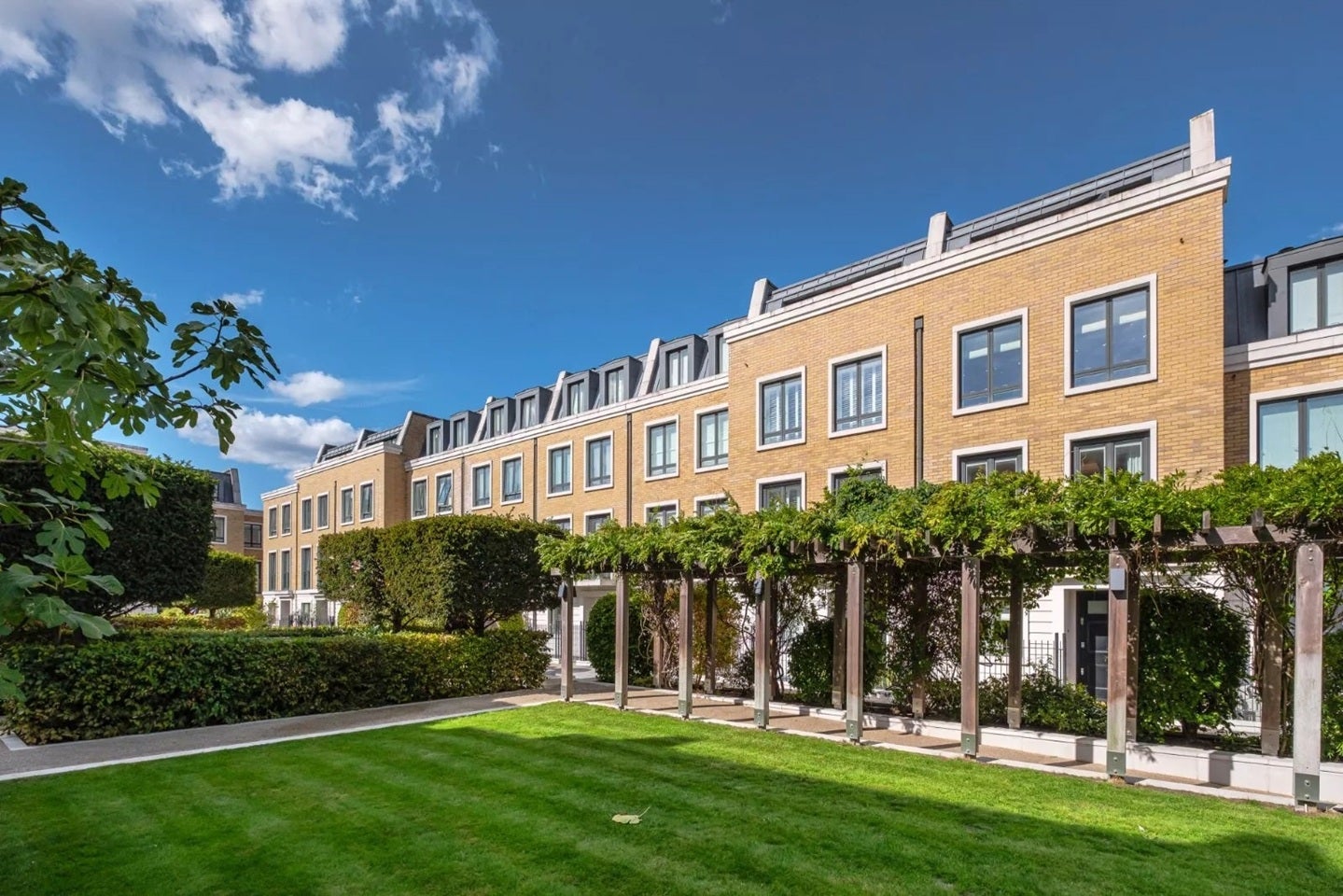 House Rainsborough Square in Greater London