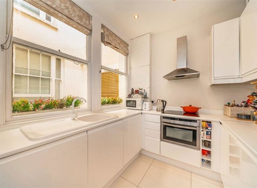 Flat Stanhope Gardens in Greater London