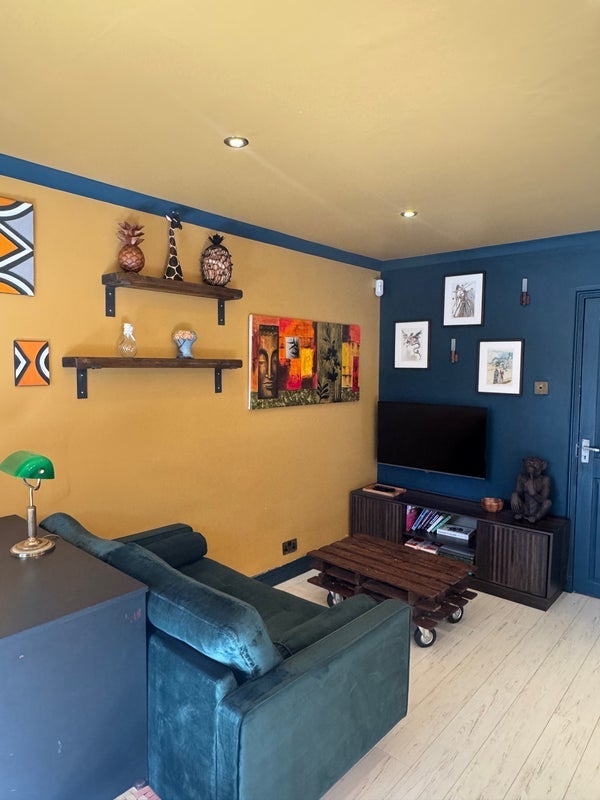 Flat Pardoner Street in Greater London