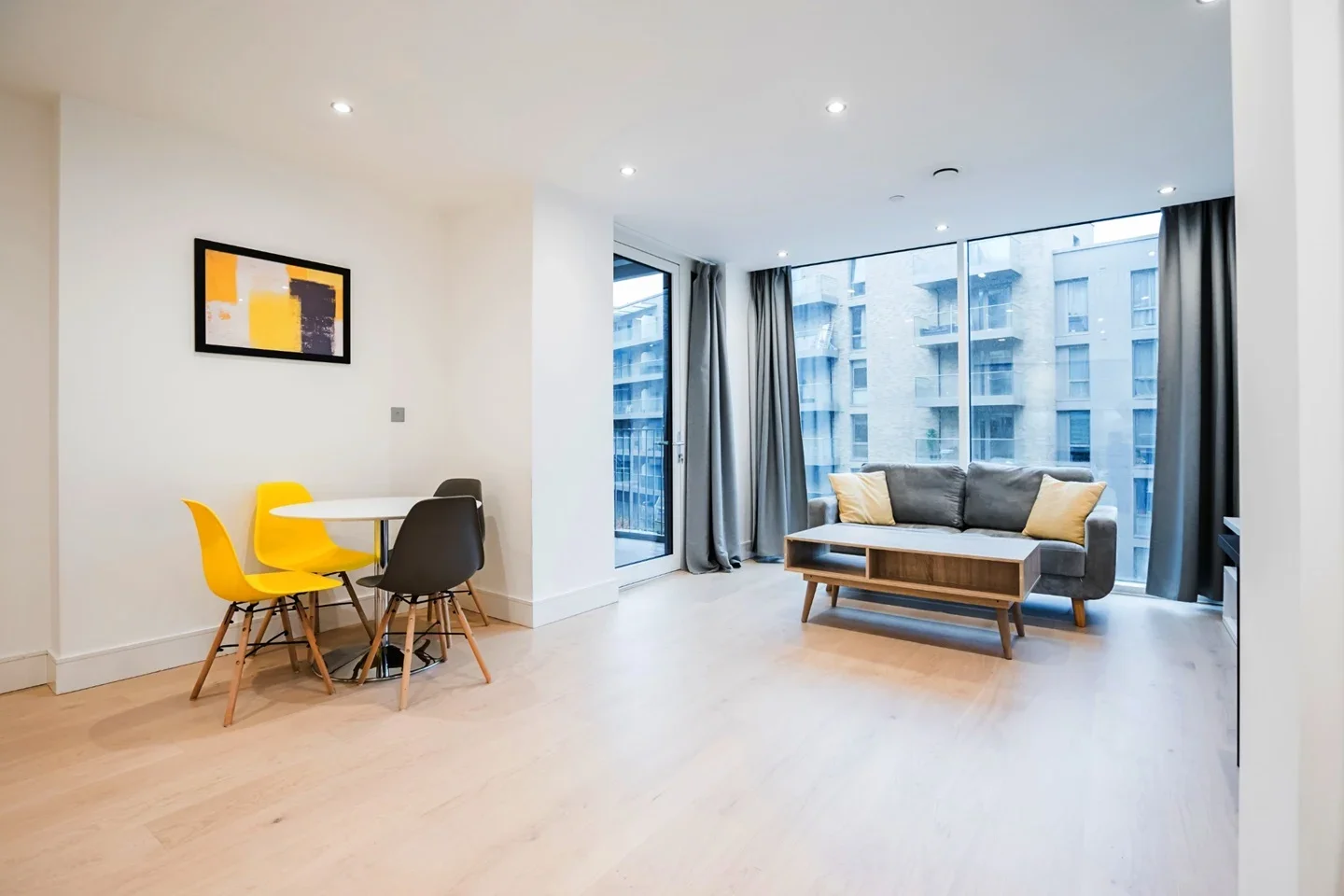 Flat Garnet Place in Greater London