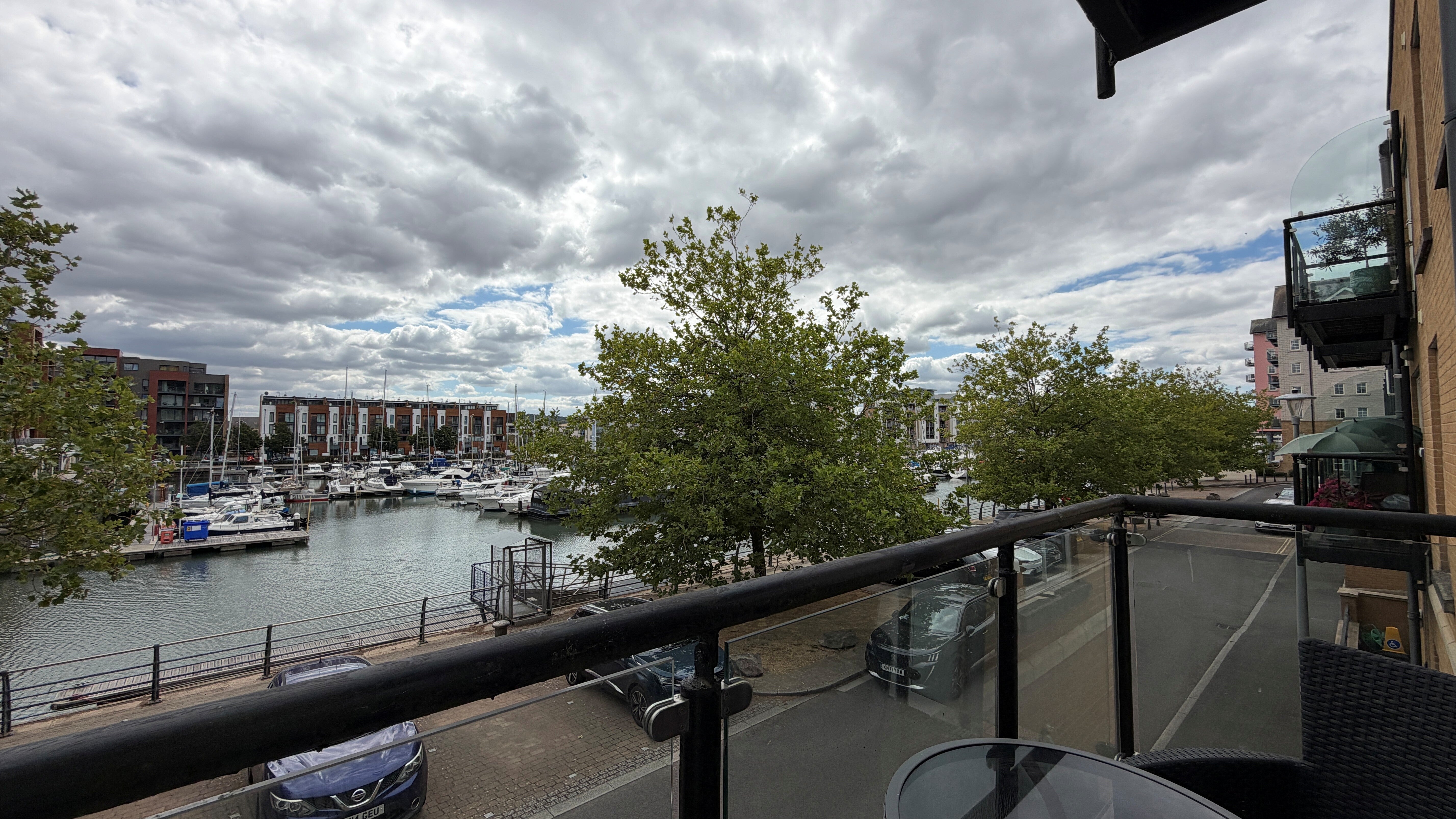 Flat Lockside in Bristol
