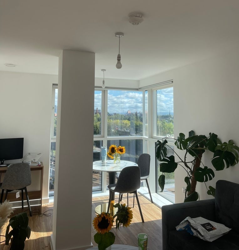 Flat Pomona Strand in Trafford
