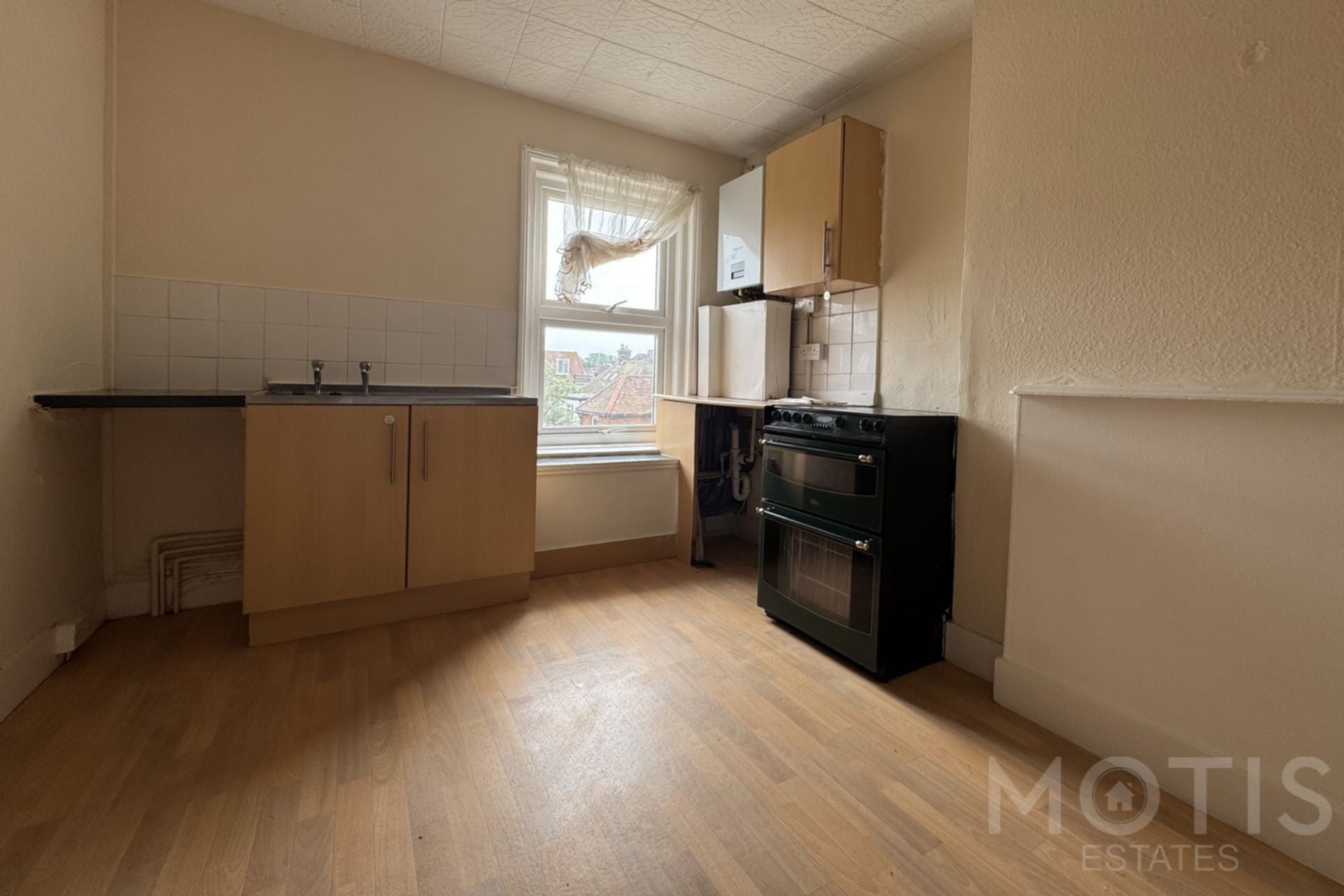 Flat Trimworth Road in Folkestone and Hythe District