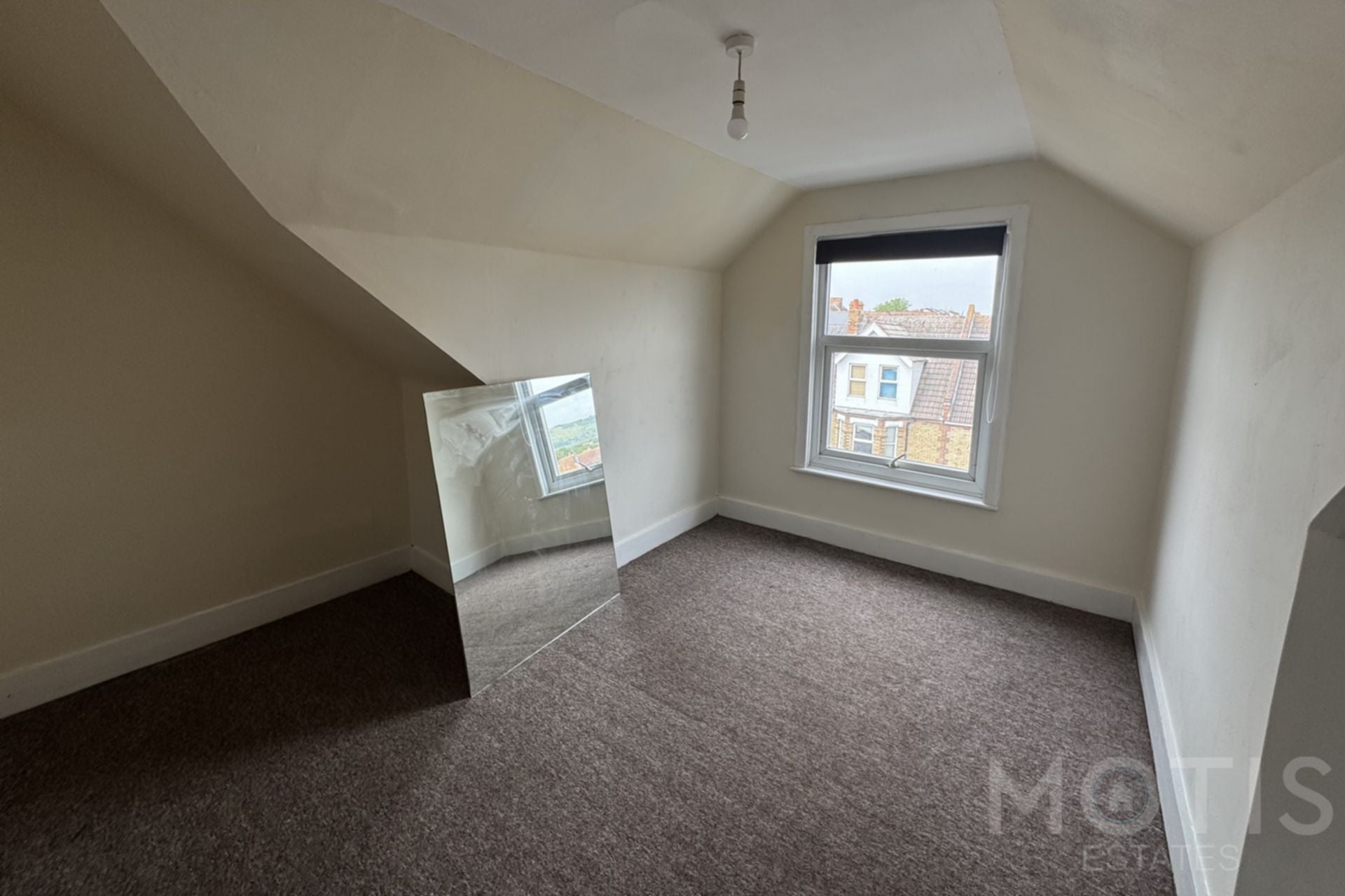 Flat Trimworth Road in Folkestone and Hythe District