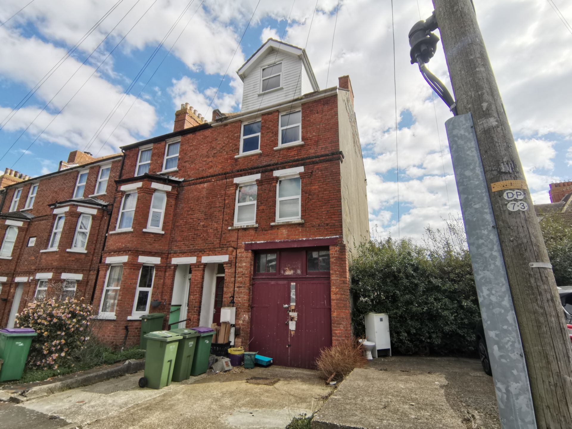 Flat Trimworth Road in Folkestone and Hythe District