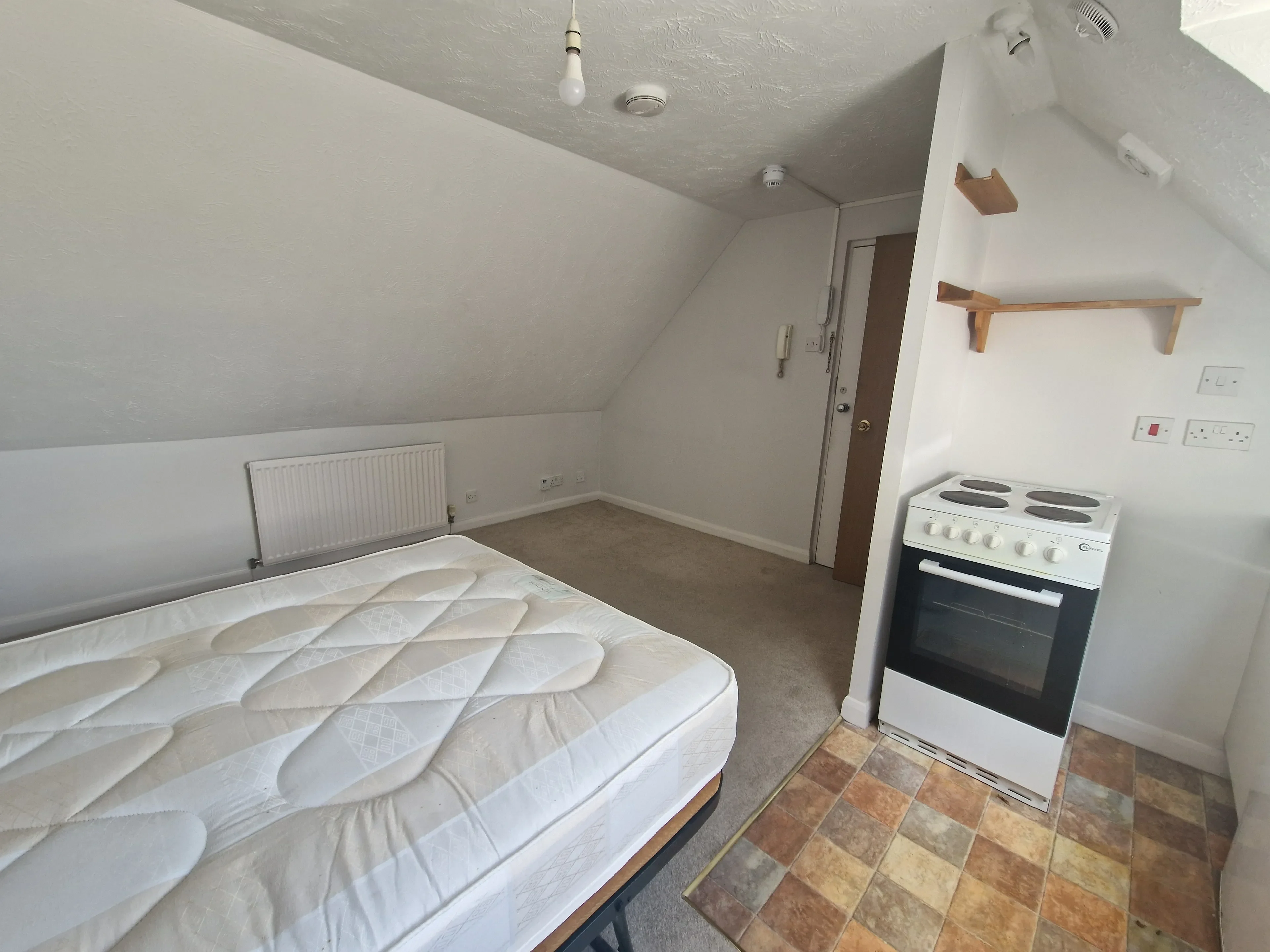 Flat Radlett Road in St Albans