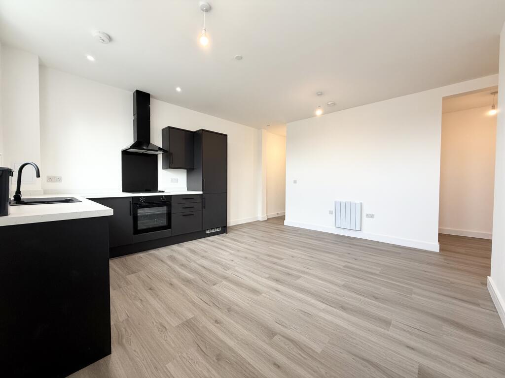 Flat Albert Place in Peterborough